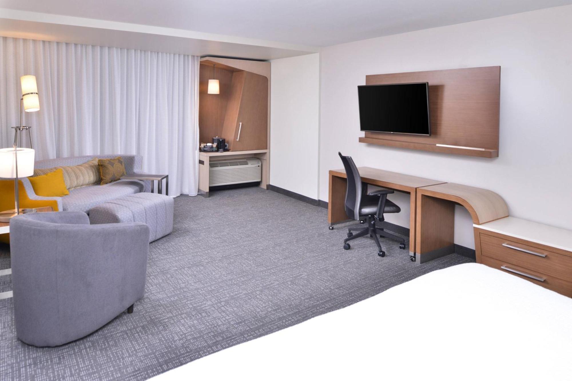 Courtyard By Marriott Columbus Grove Stadt Exterior foto