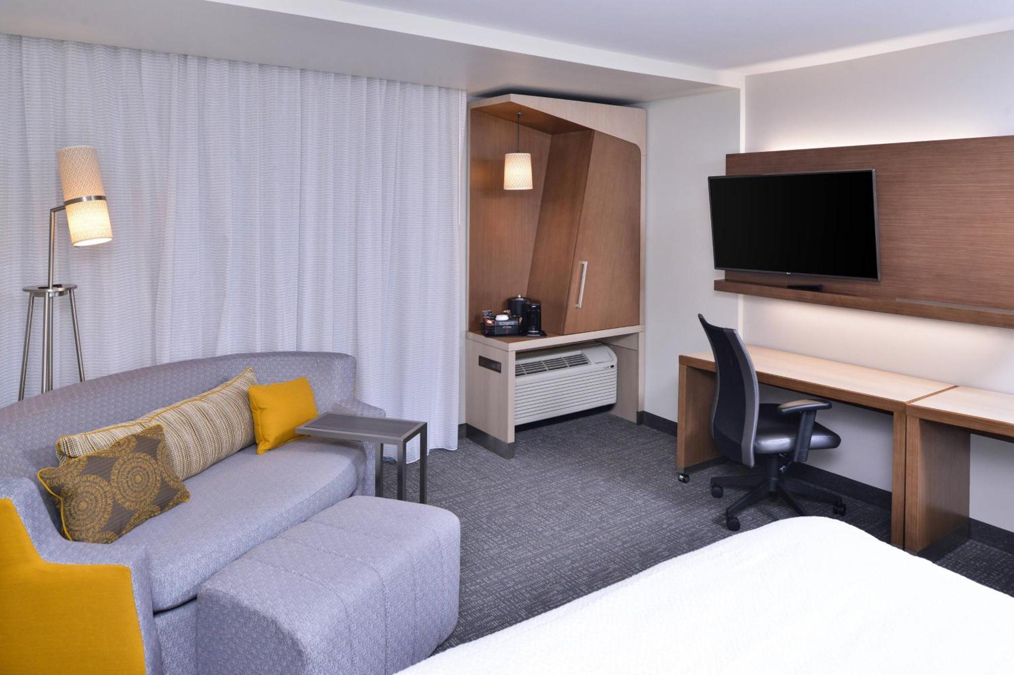 Courtyard By Marriott Columbus Grove Stadt Exterior foto